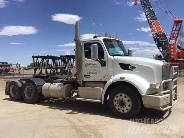 Peterbilt 567 Тягачі