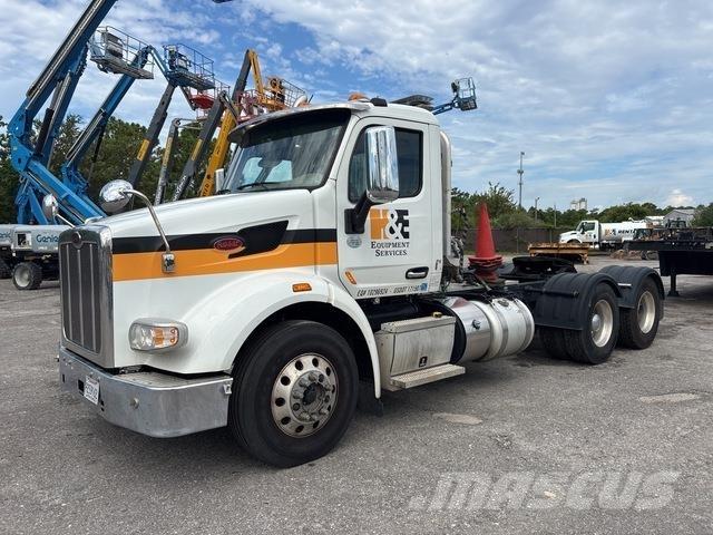 Peterbilt 567 Тягачі