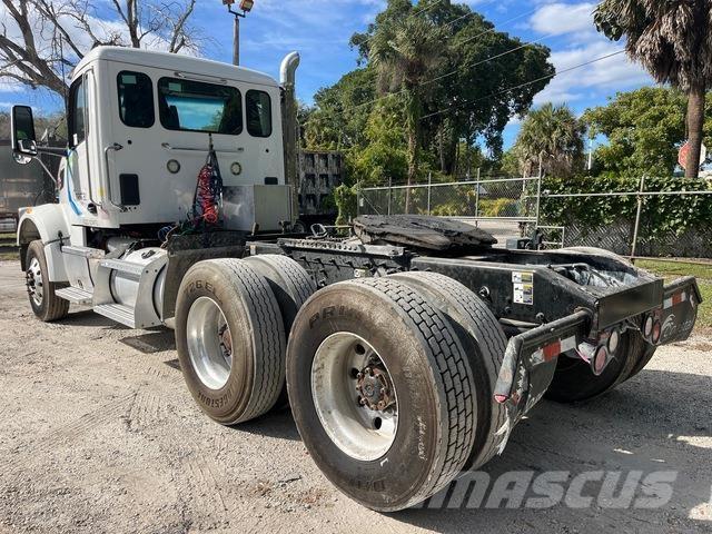 Peterbilt 567 Тягачі