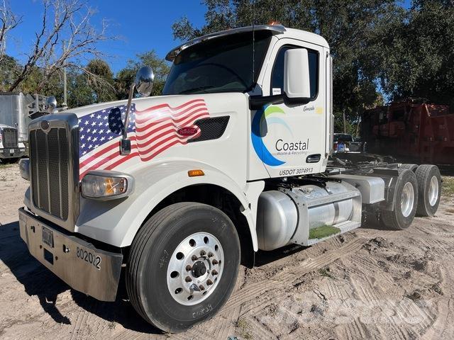 Peterbilt 567 Тягачі