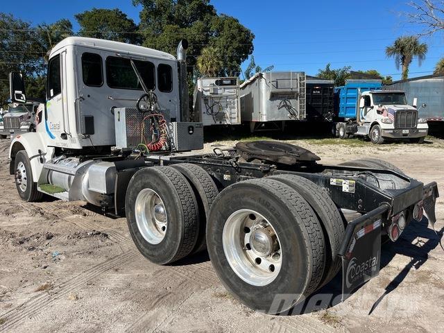 Peterbilt 567 Тягачі