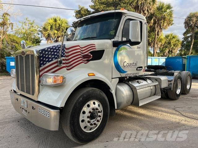 Peterbilt 567 Тягачі