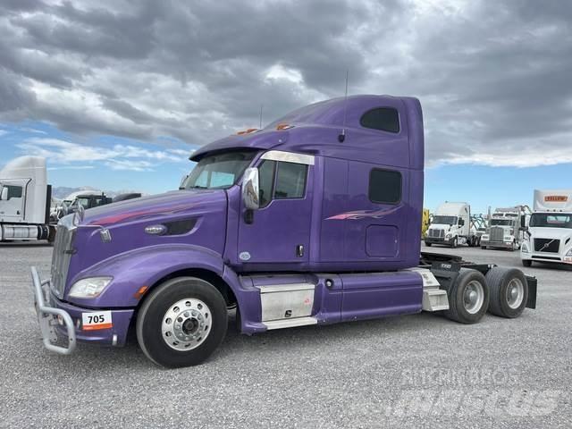 Peterbilt 587 Тягачі