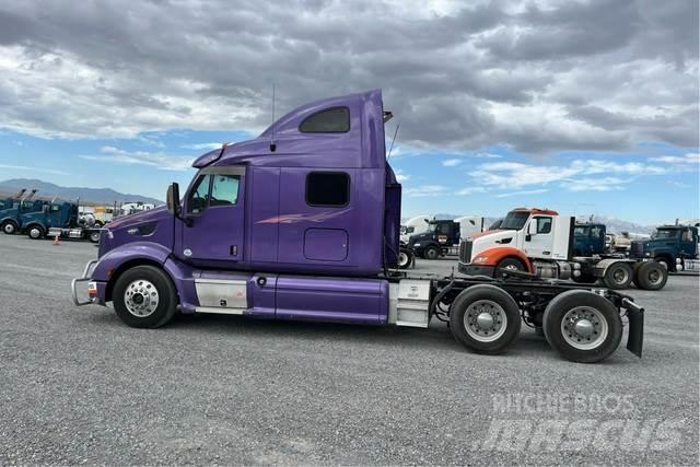 Peterbilt 587 Тягачі