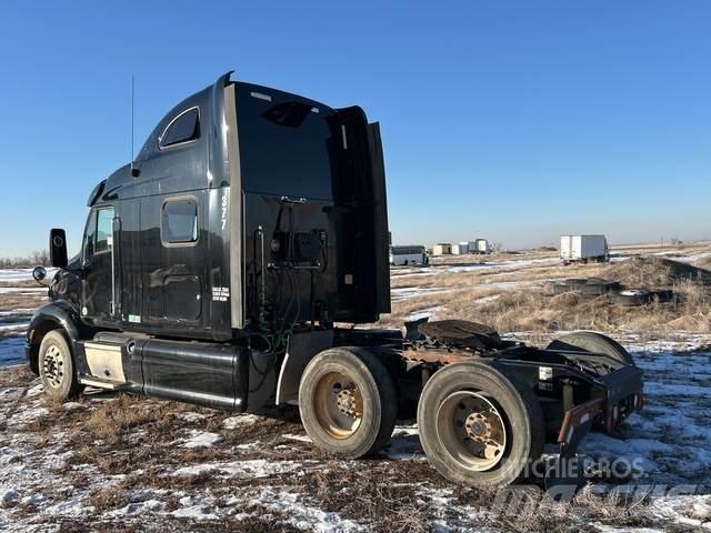 Peterbilt 587 Тягачі