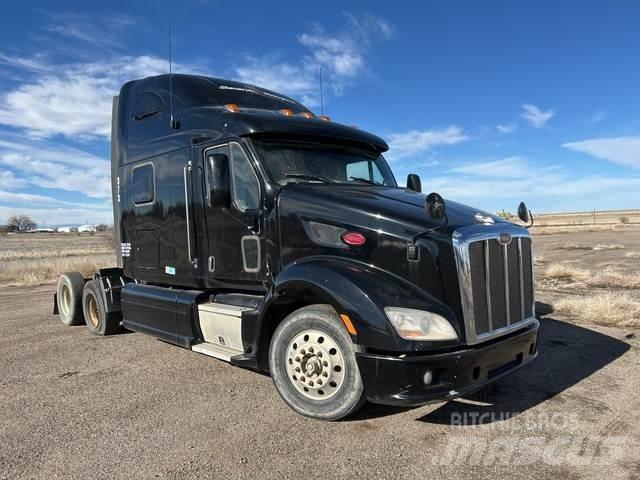 Peterbilt 587 Тягачі