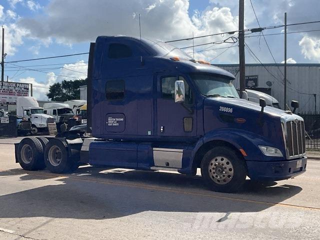 Peterbilt 587 Тягачі