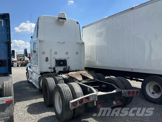 Peterbilt 587 Тягачі