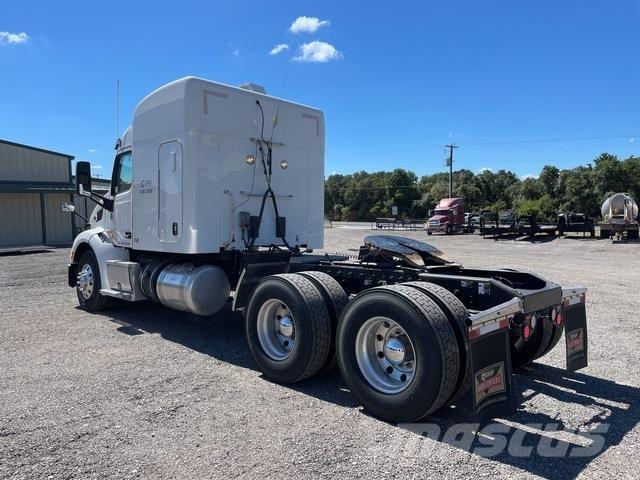 Peterbilt 589 Тягачі