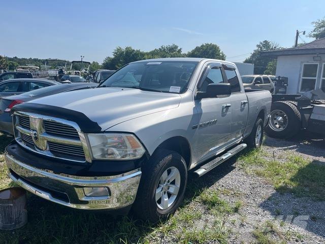 RAM 1500 Пікапи / Бічне розвантаження