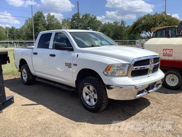 RAM 1500 Пікапи / Бічне розвантаження