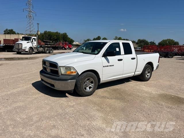 RAM 1500 Пікапи / Бічне розвантаження
