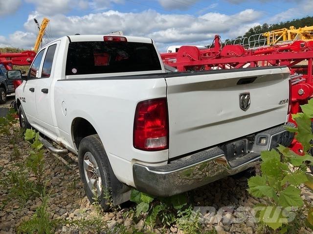 RAM 1500 Пікапи / Бічне розвантаження