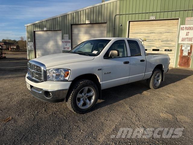 RAM 1500 Пікапи / Бічне розвантаження