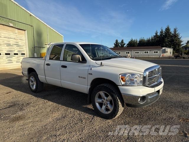 RAM 1500 Пікапи / Бічне розвантаження