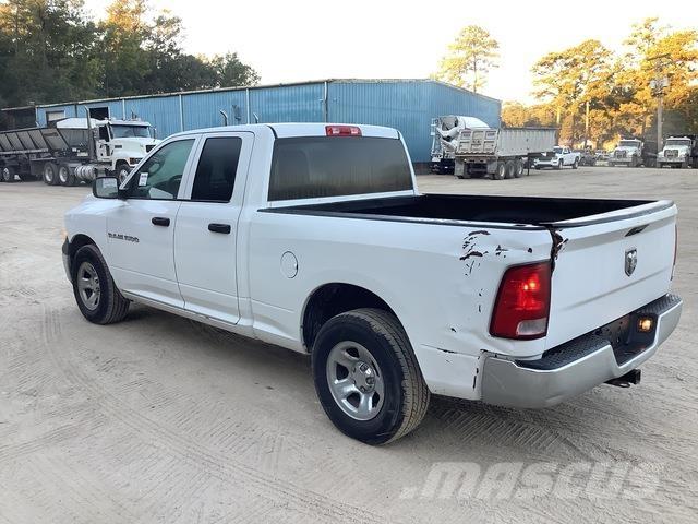 RAM 1500 Пікапи / Бічне розвантаження