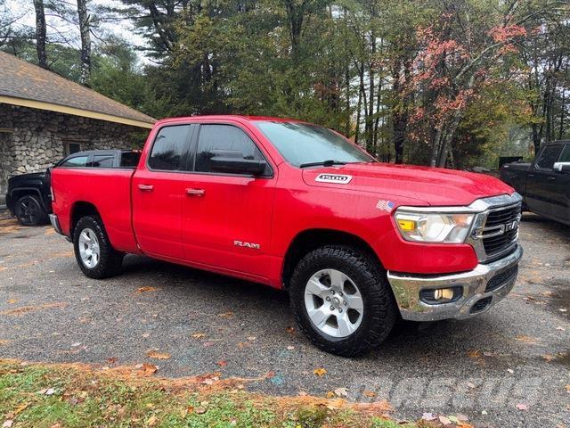RAM 1500 Пікапи / Бічне розвантаження
