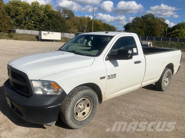 RAM 1500 Пікапи / Бічне розвантаження