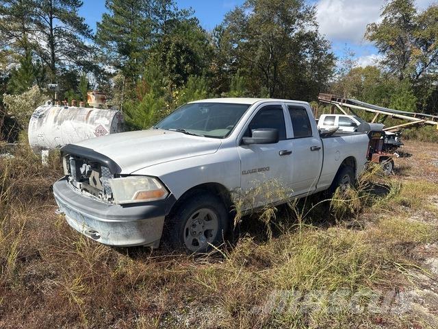 RAM 1500 Пікапи / Бічне розвантаження