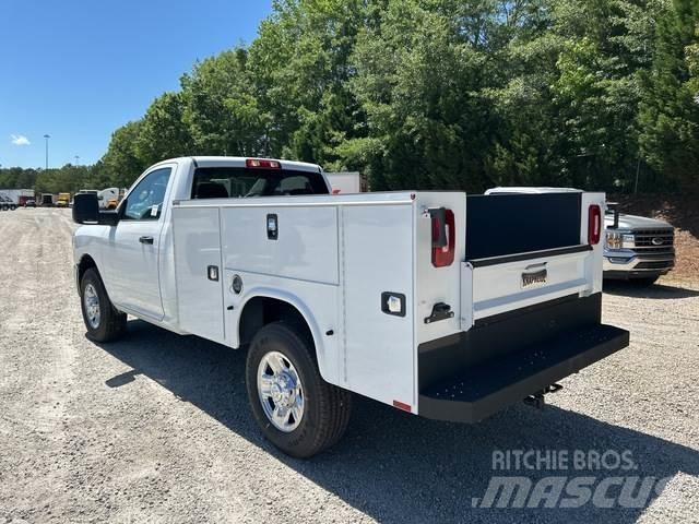 RAM 2500 Пікапи / Бічне розвантаження
