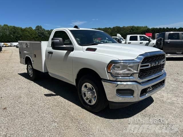 RAM 2500 Пікапи / Бічне розвантаження