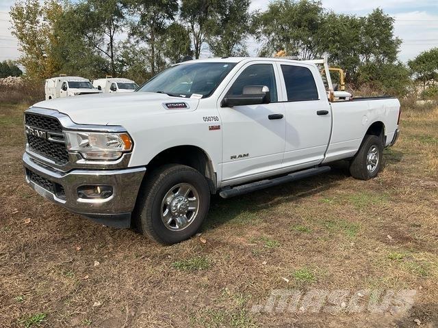 RAM 2500 Пікапи / Бічне розвантаження
