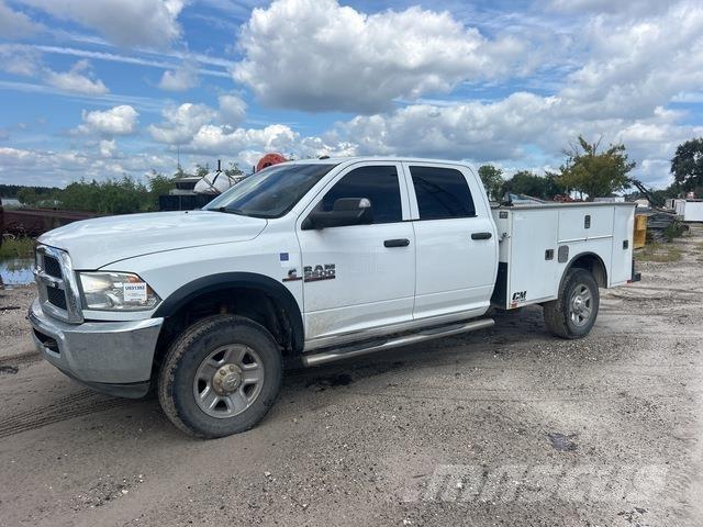RAM 2500 Пікапи / Бічне розвантаження