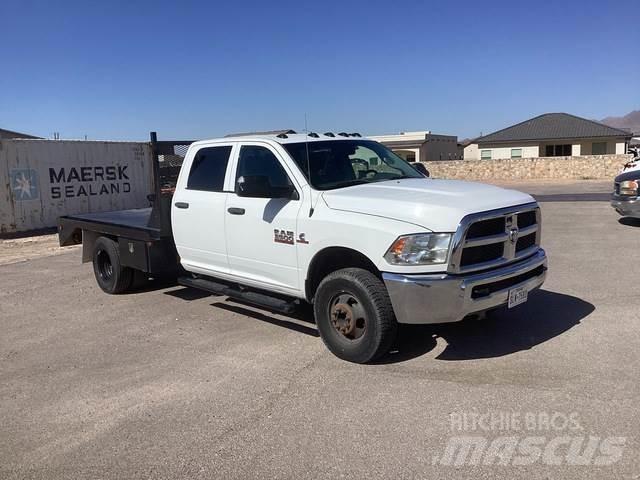 RAM 3500 Вантажівки-платформи/бокове розвантаження