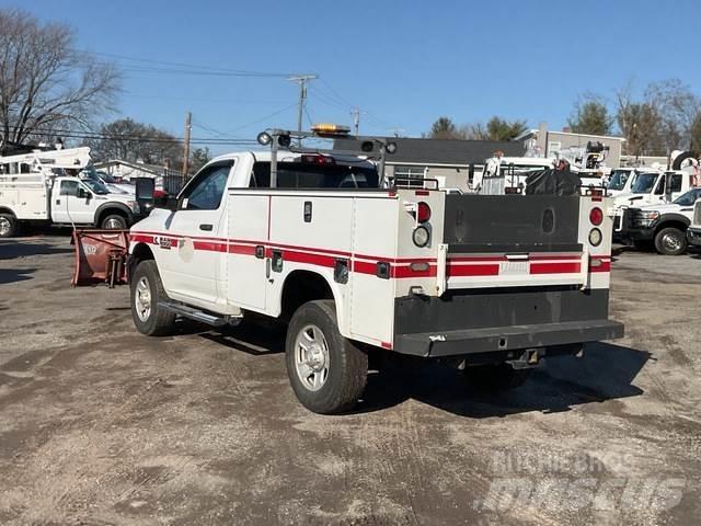 RAM 3500 Пікапи / Бічне розвантаження