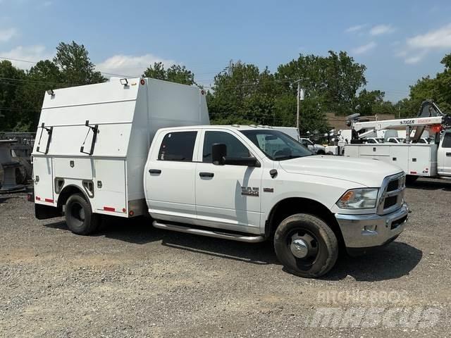 RAM 3500 Пікапи / Бічне розвантаження
