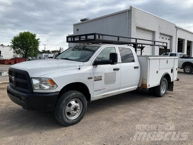 RAM 3500 Пікапи / Бічне розвантаження