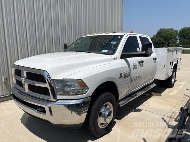 RAM 3500 Пікапи / Бічне розвантаження