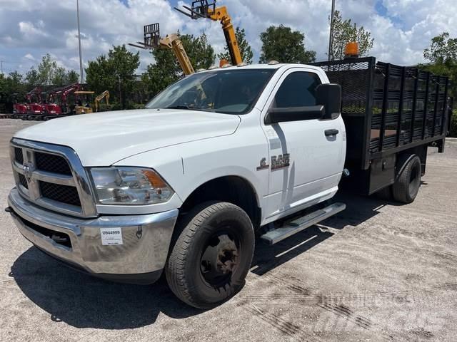 RAM 3500 Вантажівки-платформи/бокове розвантаження