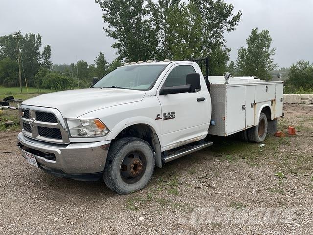 RAM 3500 Пікапи / Бічне розвантаження