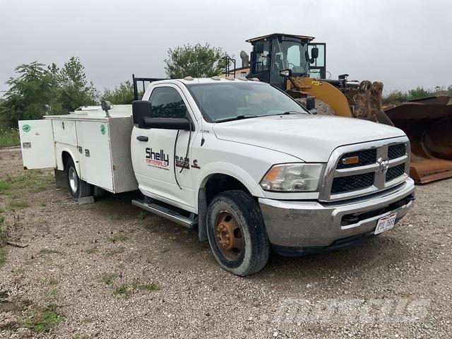 RAM 3500 Пікапи / Бічне розвантаження