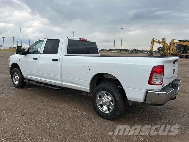 RAM 3500 Пікапи / Бічне розвантаження
