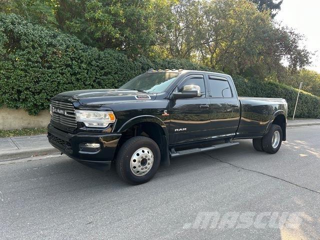 RAM 3500 Пікапи / Бічне розвантаження