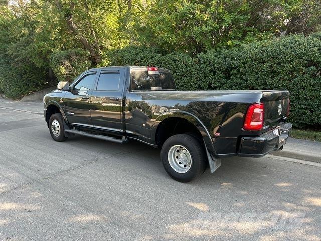 RAM 3500 Пікапи / Бічне розвантаження