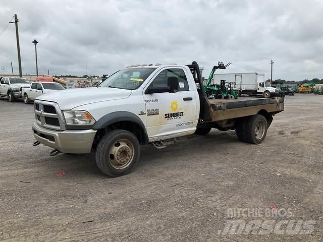 RAM 4500 Вантажівки-платформи/бокове розвантаження