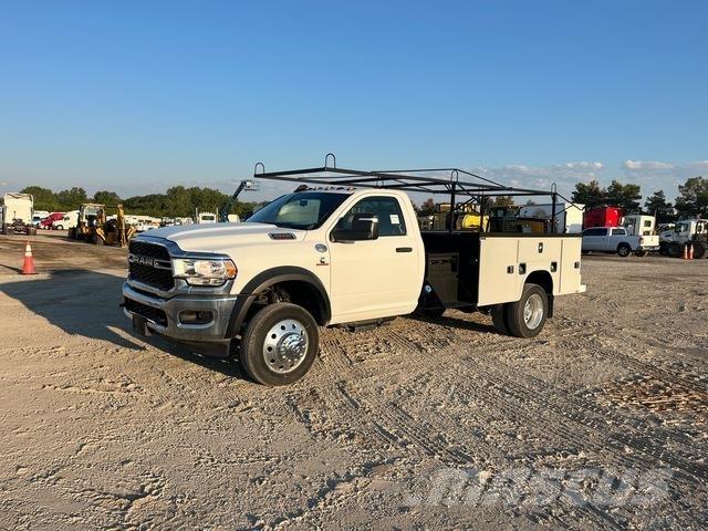 RAM 4500 Пікапи / Бічне розвантаження
