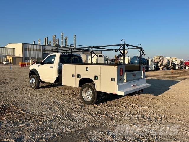 RAM 4500 Пікапи / Бічне розвантаження