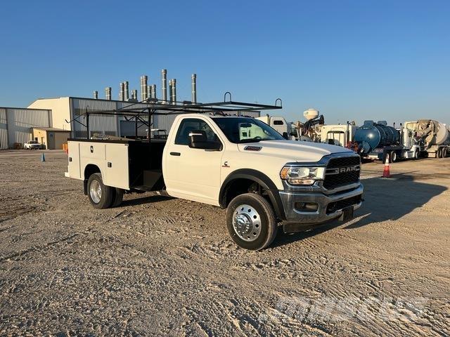 RAM 4500 Пікапи / Бічне розвантаження