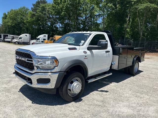 RAM 5500 Пікапи / Бічне розвантаження