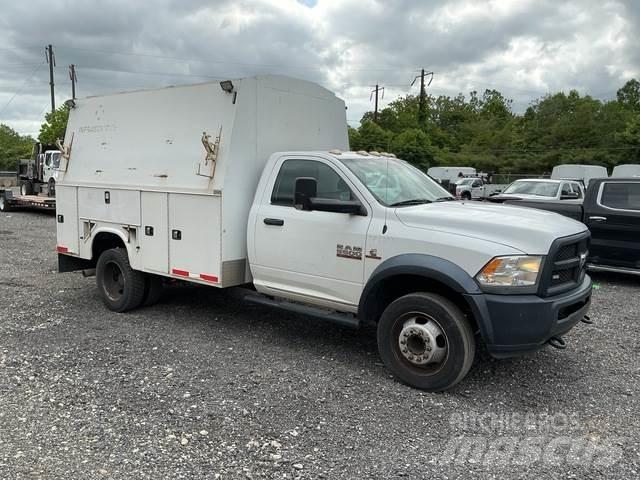 RAM 5500 Пікапи / Бічне розвантаження