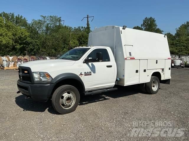 RAM 5500 Пікапи / Бічне розвантаження
