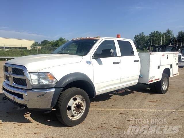 RAM 5500 Пікапи / Бічне розвантаження