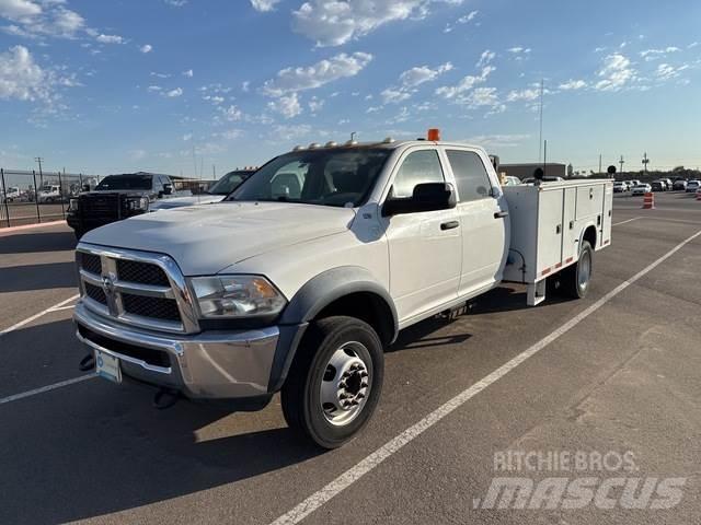 RAM 5500 Пікапи / Бічне розвантаження