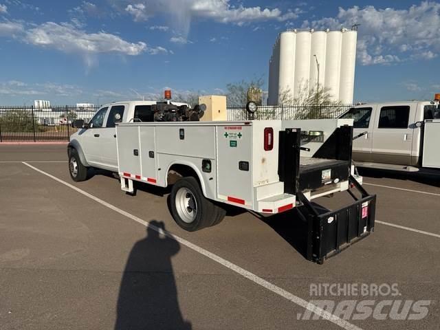 RAM 5500 Пікапи / Бічне розвантаження