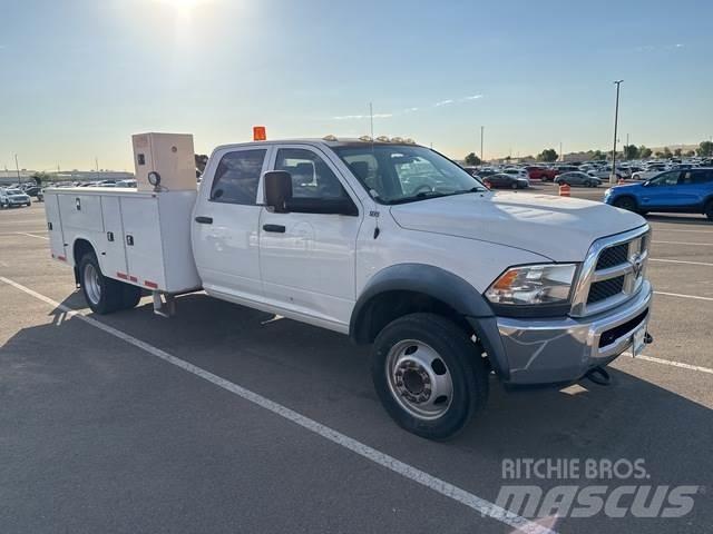 RAM 5500 Пікапи / Бічне розвантаження