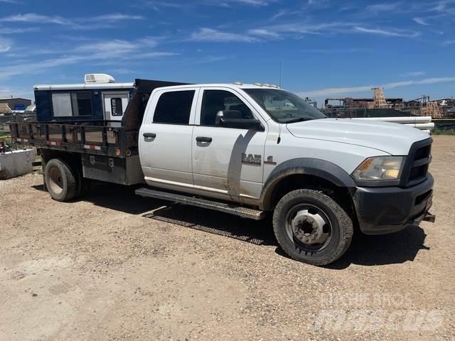 RAM 5500 Вантажівки-платформи/бокове розвантаження
